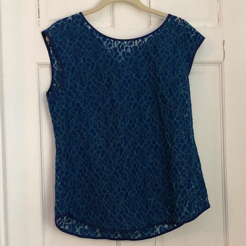 Halogen blue cotton lace sleeveless top. Size M